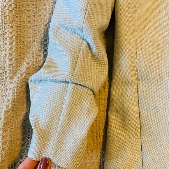 H&M Blazer with Pinned sleeves - Picture 2 of 3